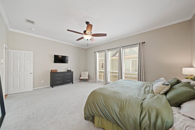 Building Photo - 1413 W 26th St