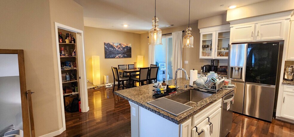 Building Photo - 3069 Meadow Run Walk