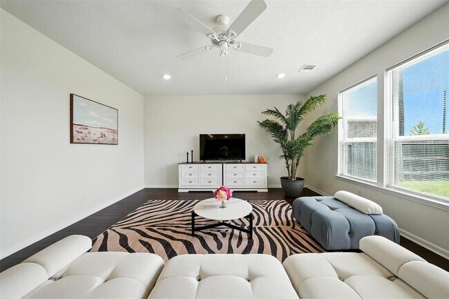 Building Photo - 15410 Rosehill Summit Ln