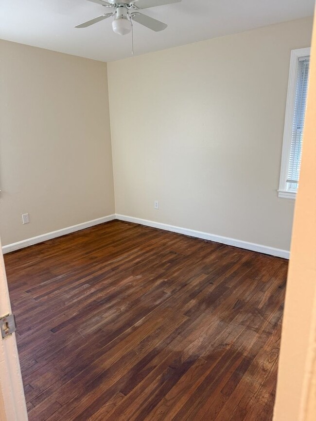 Building Photo - new renovate home