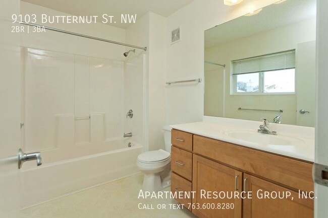 Building Photo - Spacious 2bed/2.5bath townhome for rent at...