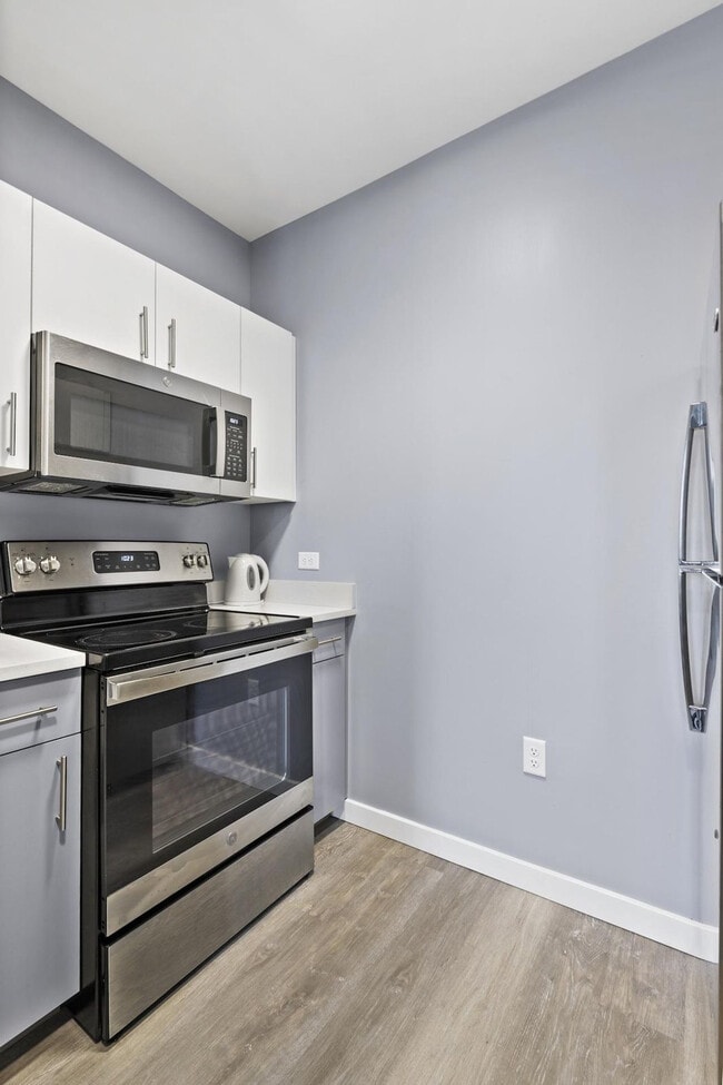 Building Photo - 95 Broadway-SI ID1240351P