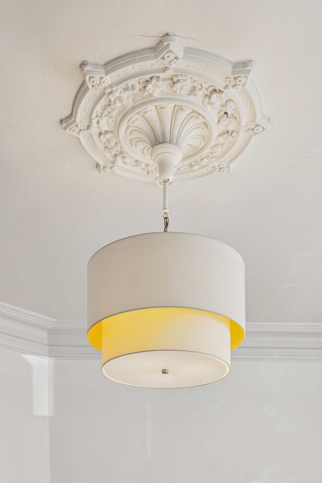 Building Photo - 282 Eureka St