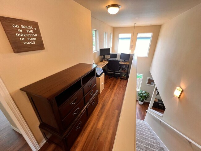 Building Photo - Spacious 3BR/2.5BA w/ Open Floor Plan, Fenced Yard, Office Nook & Garage