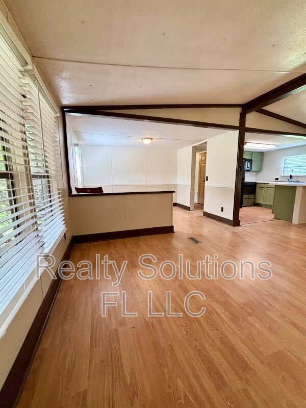Building Photo - 15518 Lake Apopka Rd
