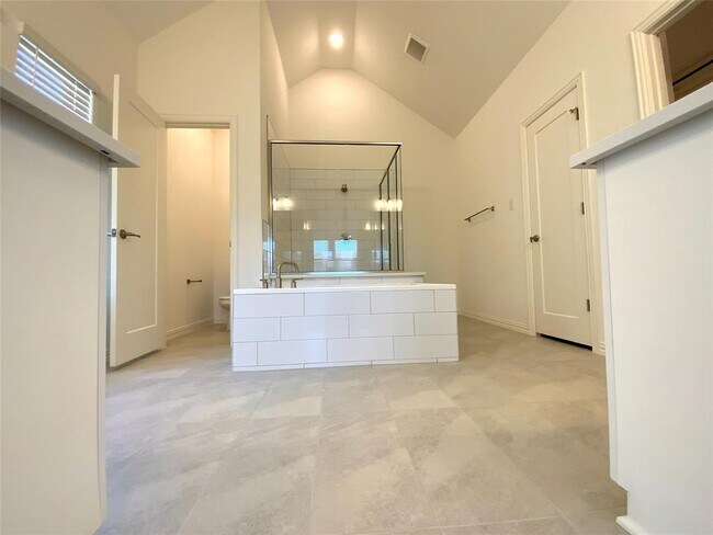 Building Photo - 247 Du Bois Ln