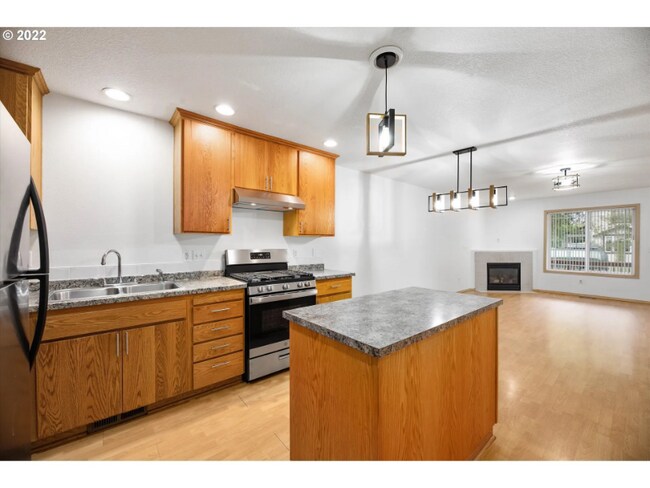 Building Photo - 3552 SE 66th Ave