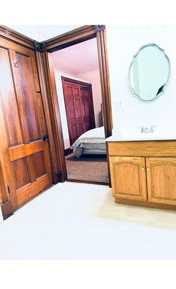 Building Photo - 269 Center St