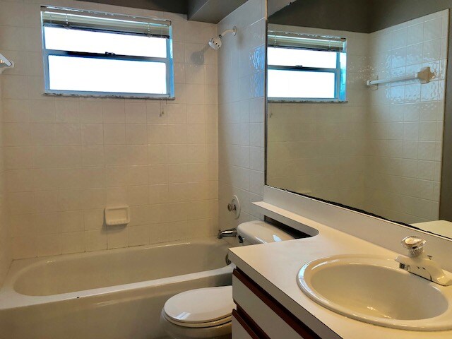 Building Photo - 1840 Bachman Way