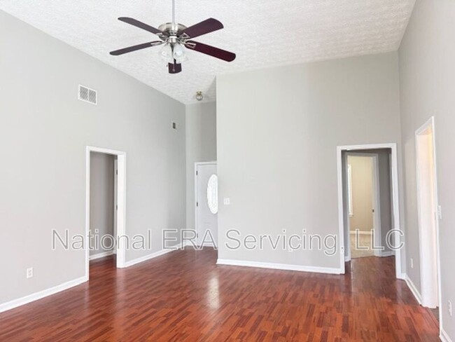 Building Photo - 2018 Elm Grove Ln