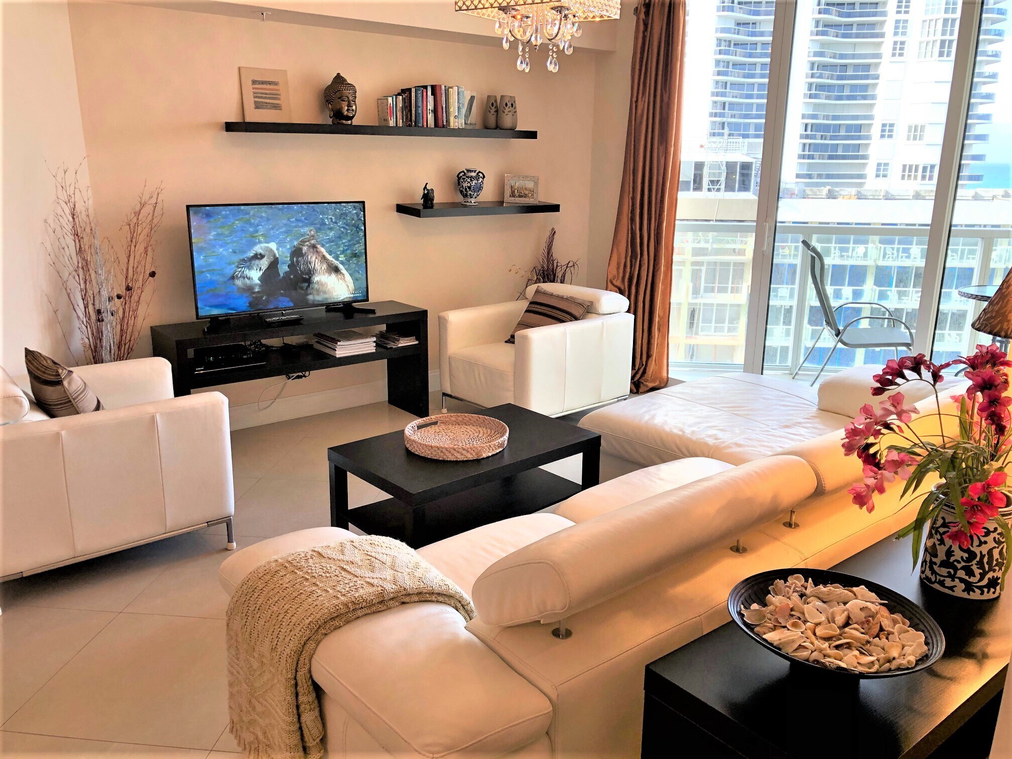 Living room - 16699 Collins Ave