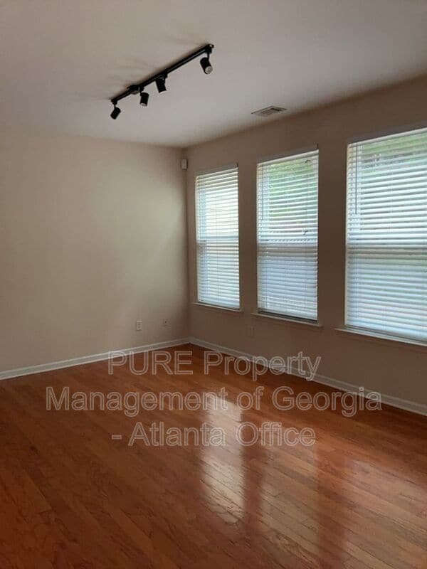 Building Photo - 278 Parc View Ln