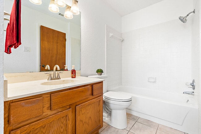 Building Photo - 1303 Chapel Creek Rd