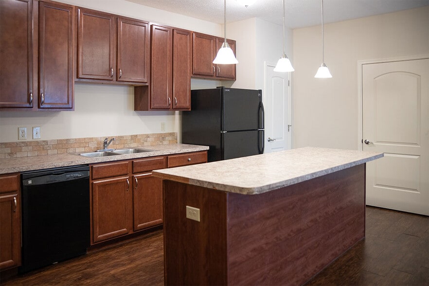 Winchester Village Apartments 6580 Winchester Pike Canal Winchester