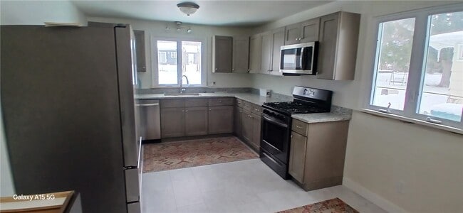 Building Photo - 38 Crossfield Rd