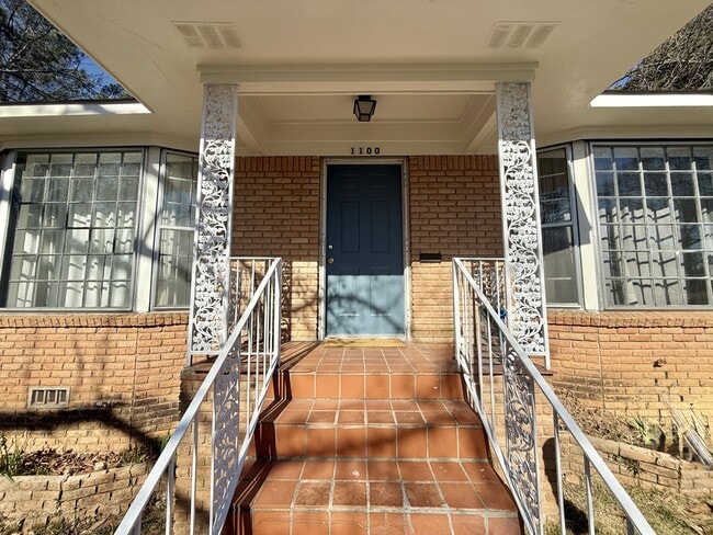 Building Photo - 1100 W Grand Ave