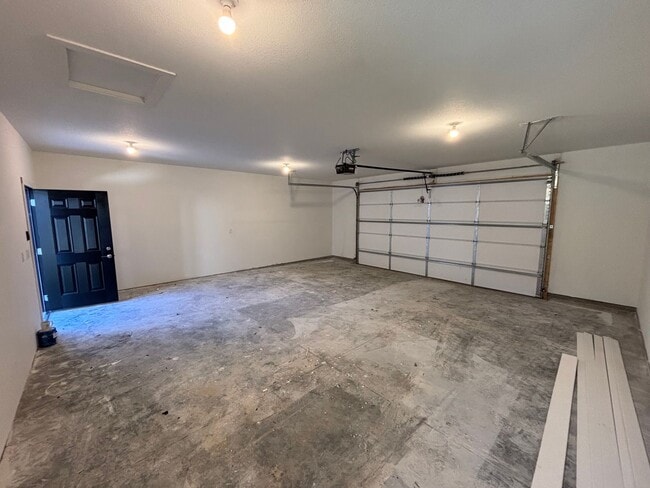 Building Photo - Stunning New Build in Central Manhattan! Available NOW!