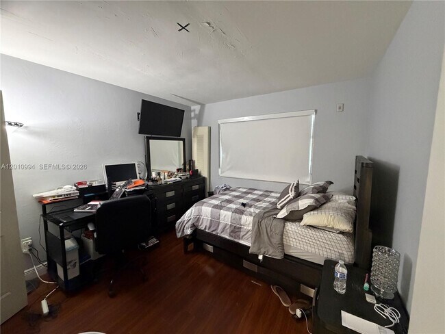 Building Photo - 7847 Miller Dr