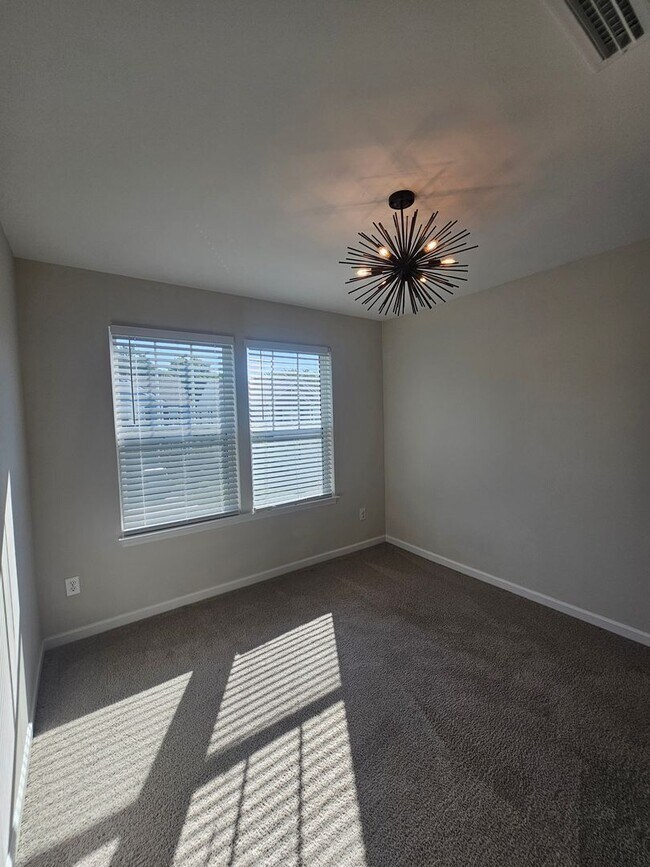 Building Photo - 1237 Scotch Meadows Loop