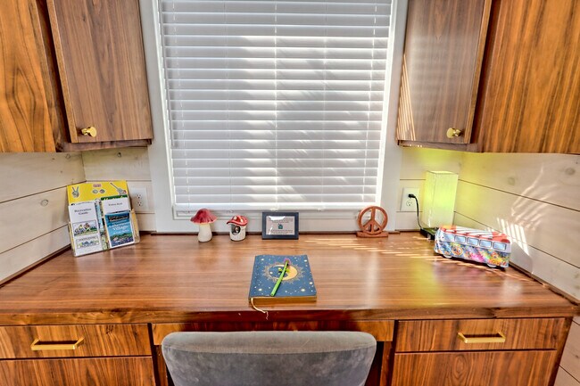 Building Photo - 122 Cannon St