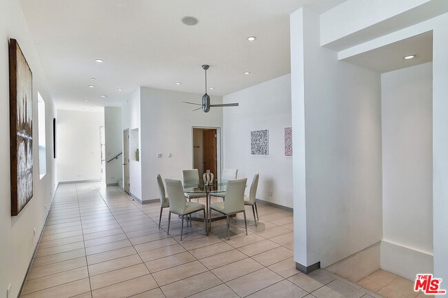 Building Photo - 711 Westbourne Dr