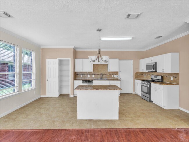 Building Photo - 14811 Stocklin Ct