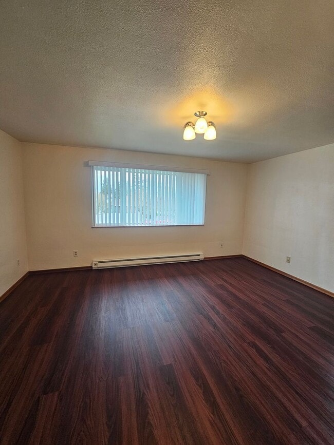 Building Photo - 1404 S Cherry St