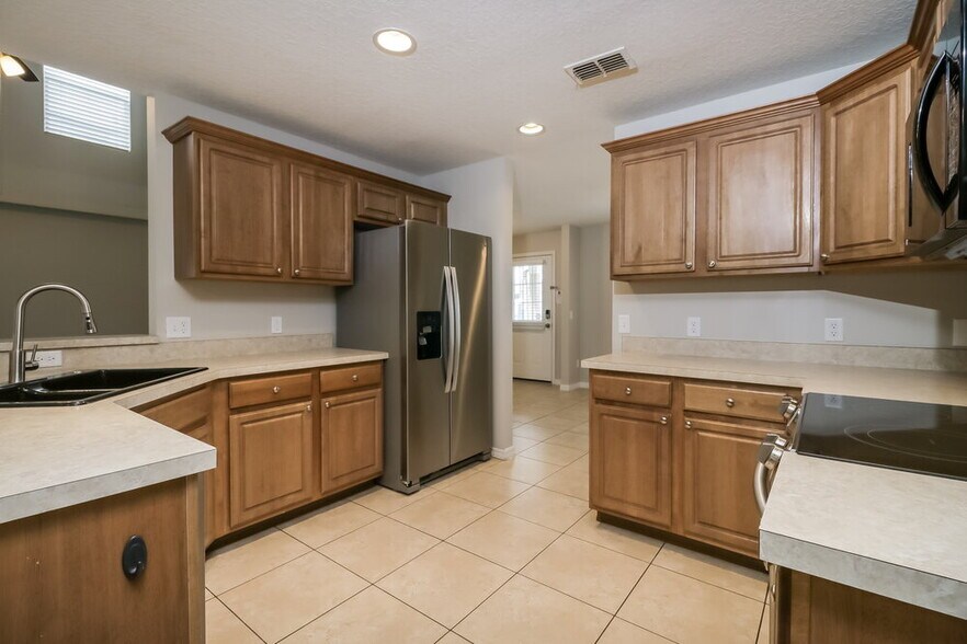 Building Photo - 313 Morningview Dr