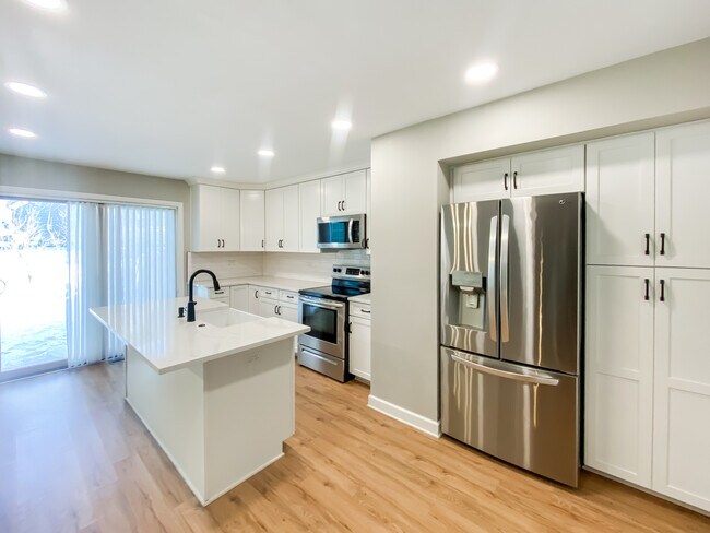 Building Photo - 643 Wilbur Ct