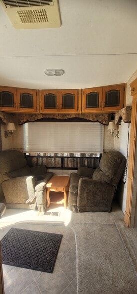 Building Photo - 218 W Carson St