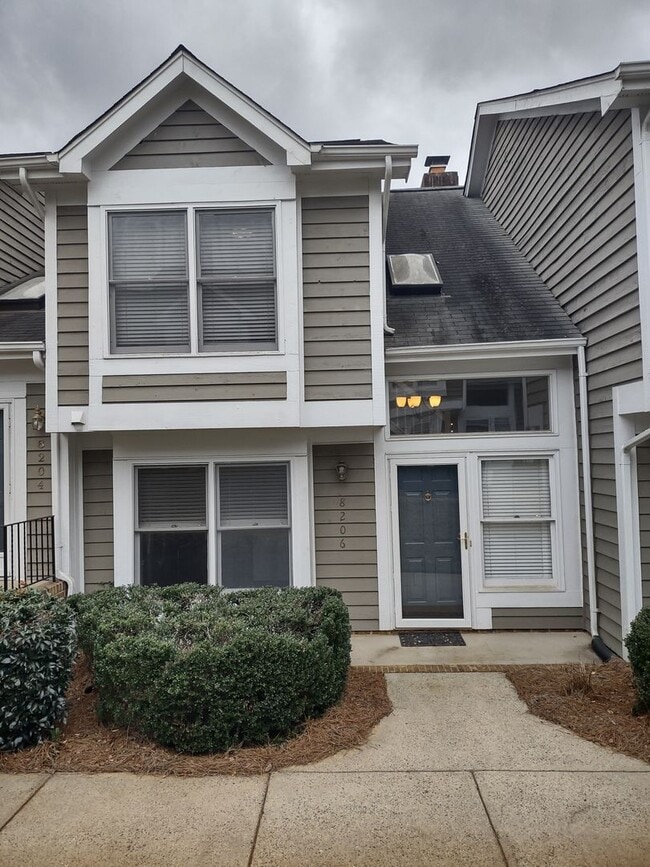 Building Photo - Move In Ready Townhome located in The Gate...