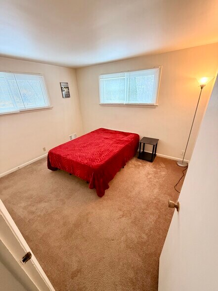 Building Photo - 310 Poplar St