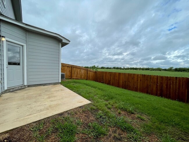 Building Photo - Townhome for rent