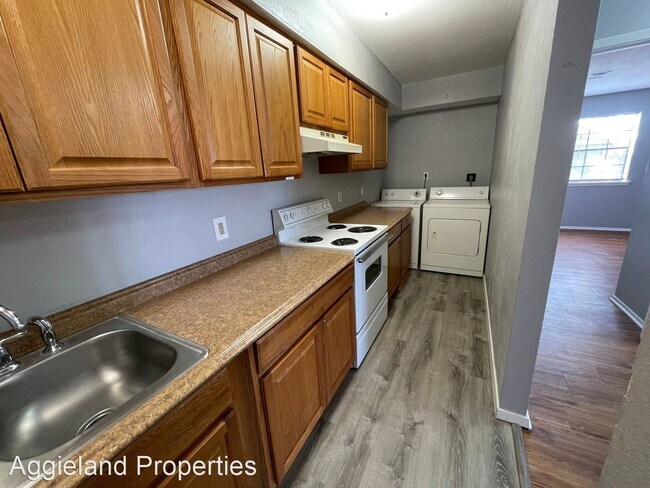 Building Photo - 2 br, 2 bath House - 1104 Autumn Circle - C