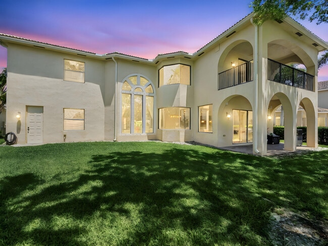 Building Photo - 8703 Club Estates Way