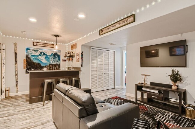 Building Photo - 10122 Richfield Way