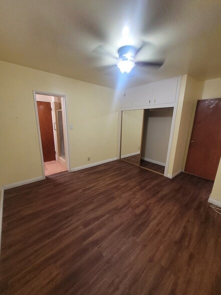 Building Photo - 933 Island Ave