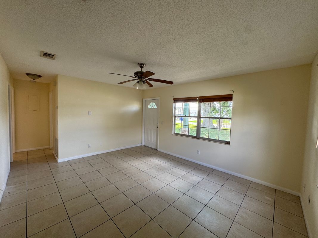 Building Photo - 364 16th St SW