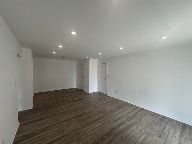 Building Photo - 468 Liberty St
