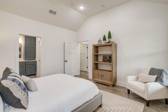 Building Photo - New 3 Bedroom Home in The Residences at Cardinal Woods in Granbury!