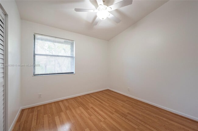 Building Photo - 9876 Nob Hill Ct