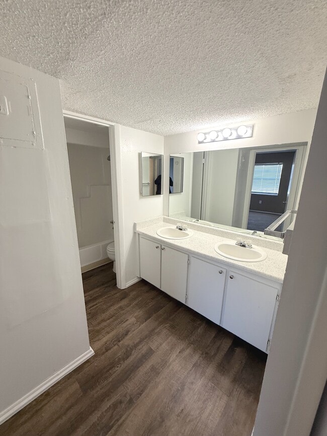 Building Photo - 2539 N Alafaya Trail