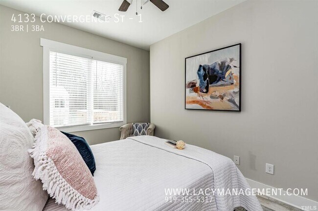 Building Photo - 4133 Convergence St