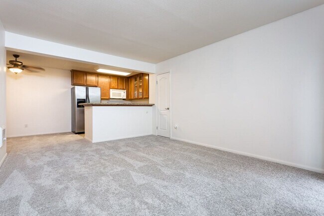 Building Photo - Cute Condo at Mission Trails Villas!