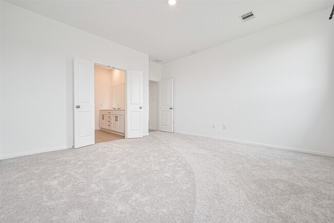 Building Photo - 26615 Coast Redwood Dr