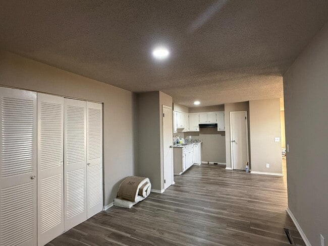 Building Photo - 2320 Haskell St