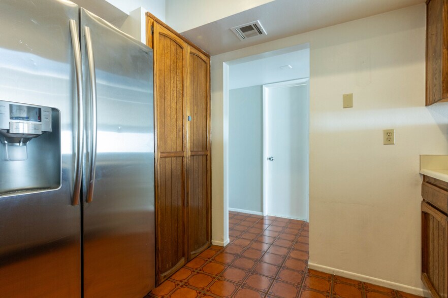 Building Photo - 5125 Harold Way