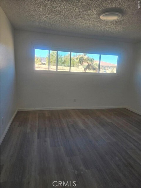 Building Photo - 11742 Jacaranda Ave