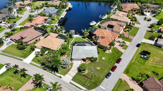 Building Photo - Burnt Store Isles canal home