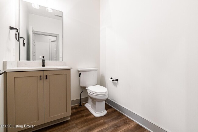 Building Photo - 10506 Meeting St